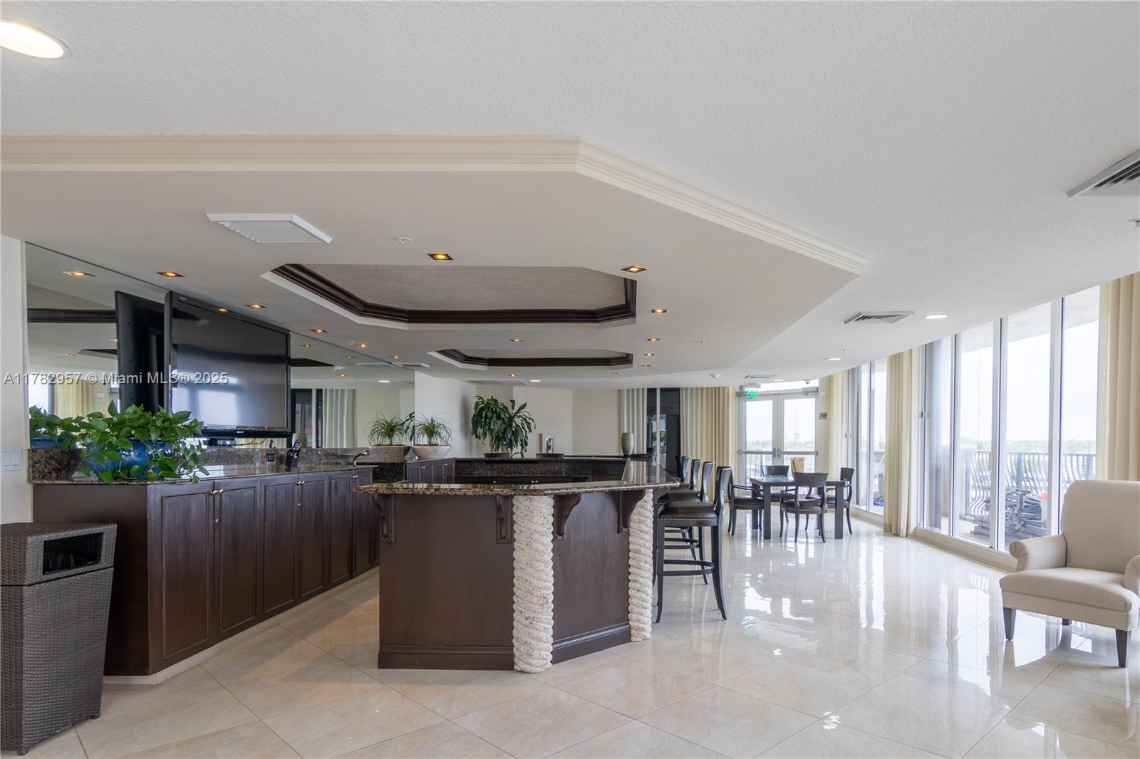 JACKSON TOWER LAS OLAS CON - Residential