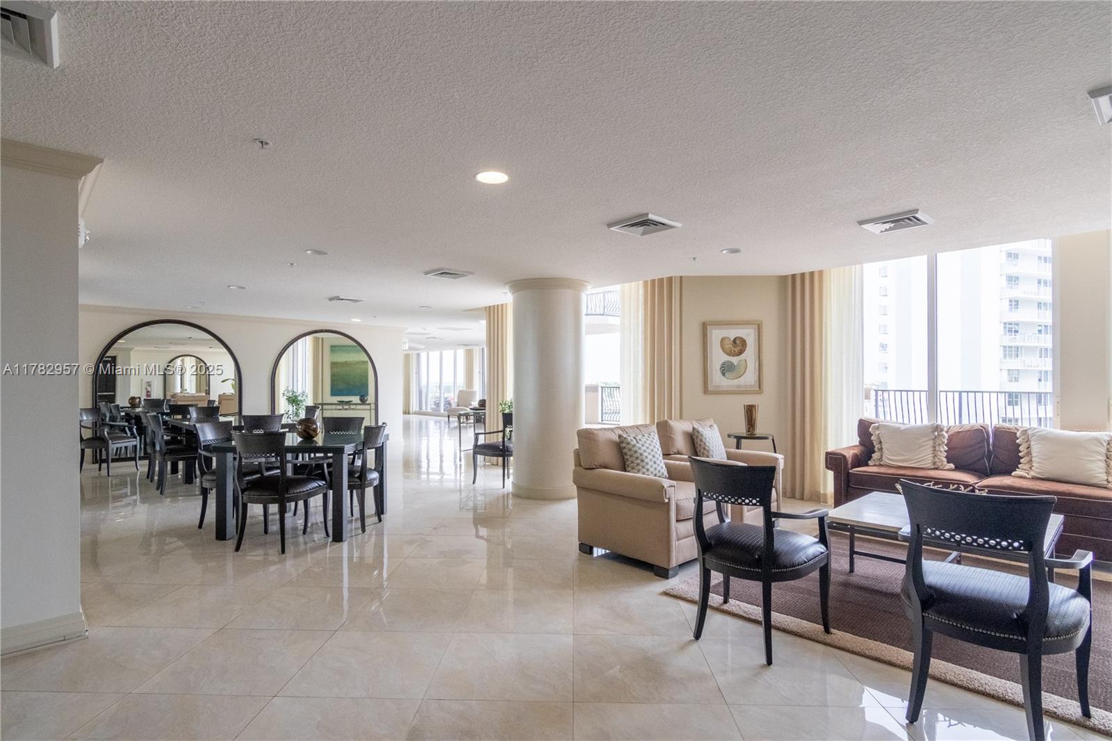 JACKSON TOWER LAS OLAS CON - Residential