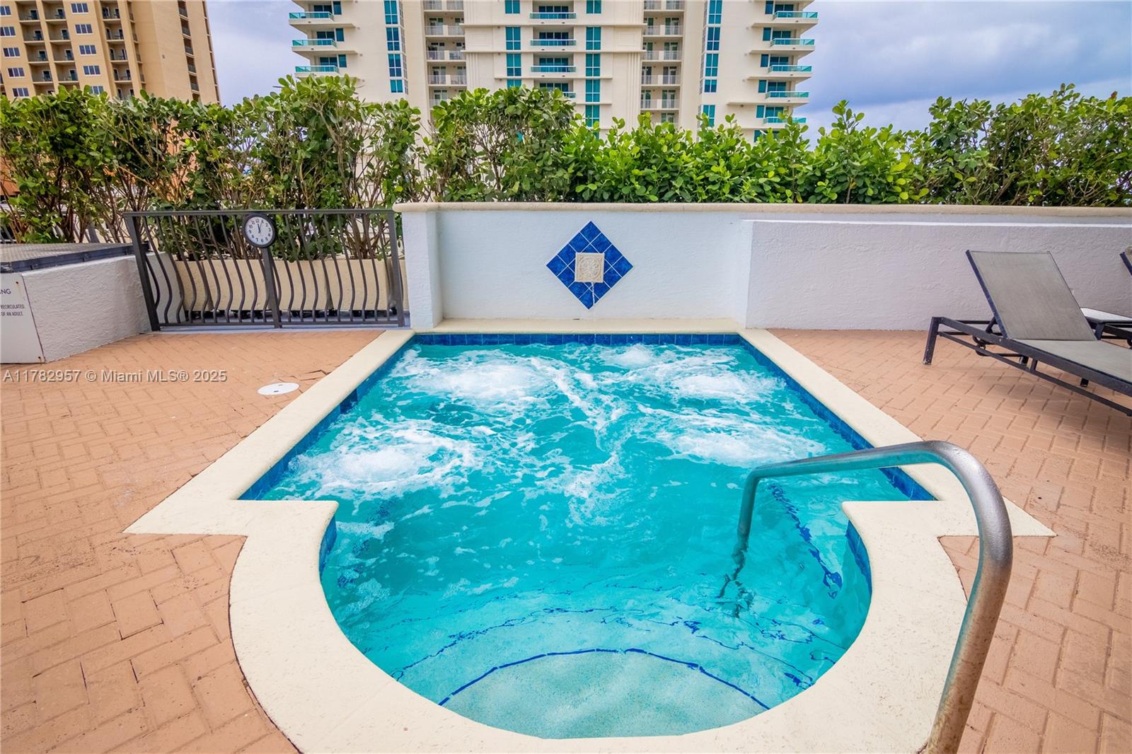 JACKSON TOWER LAS OLAS CON - Residential