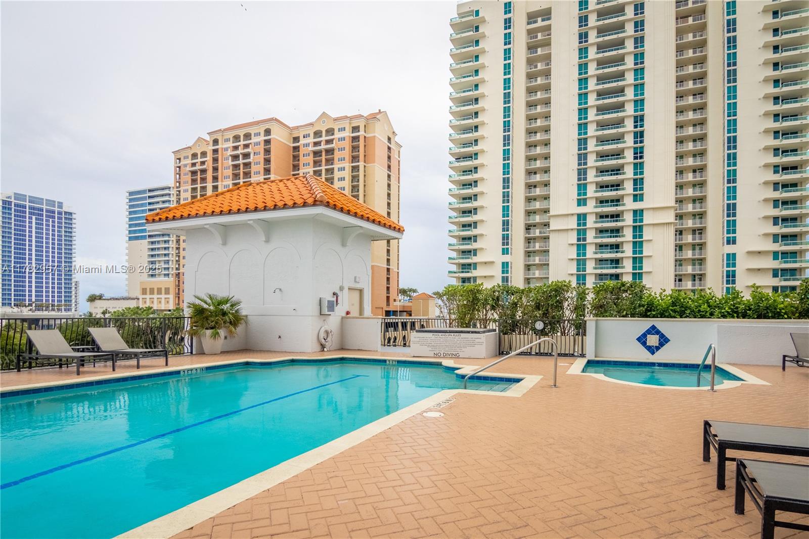 JACKSON TOWER LAS OLAS CON - Residential