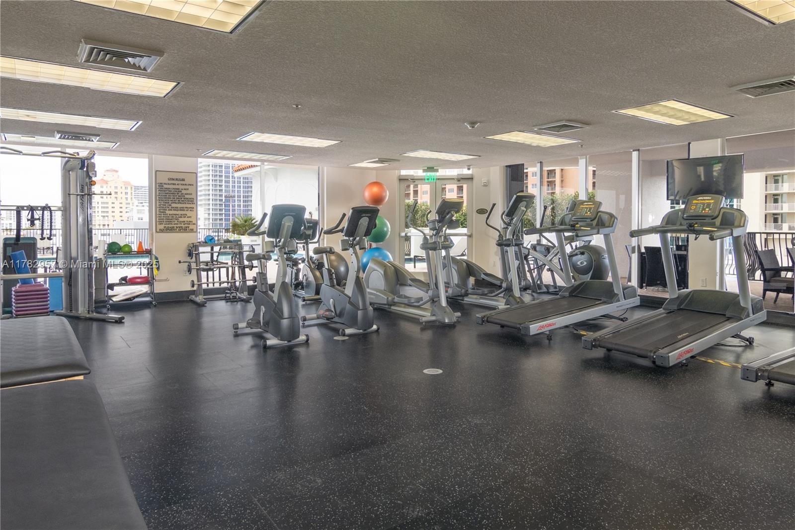 JACKSON TOWER LAS OLAS CON - Residential