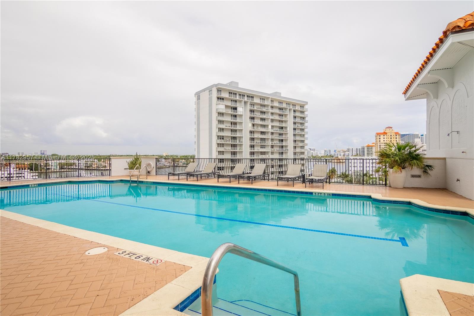 JACKSON TOWER LAS OLAS CON - Residential