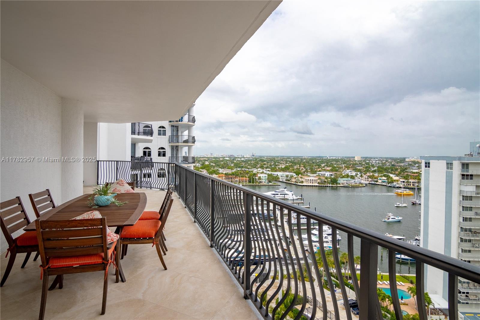 JACKSON TOWER LAS OLAS CON - Residential