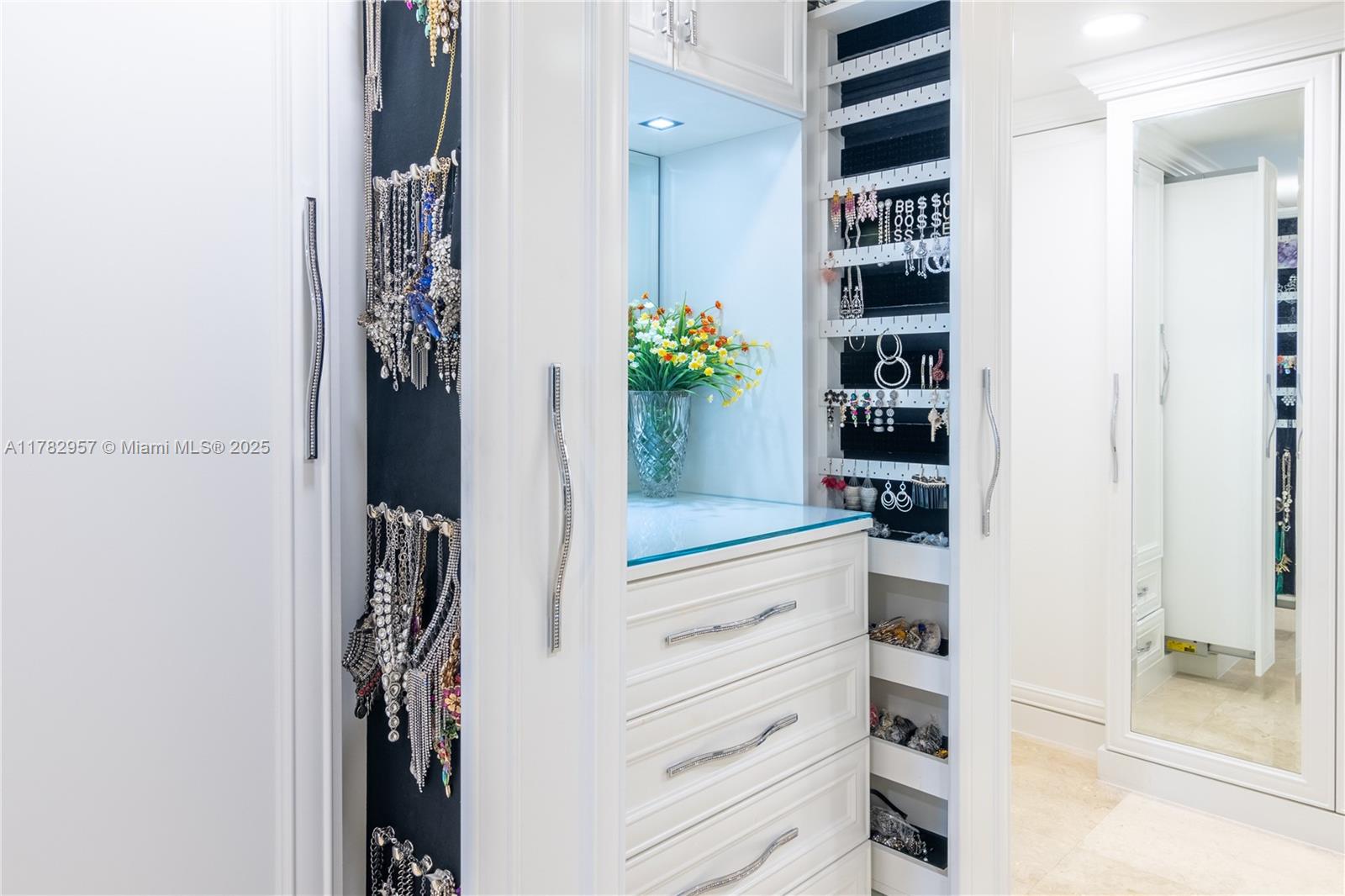 JACKSON TOWER LAS OLAS CON - Residential