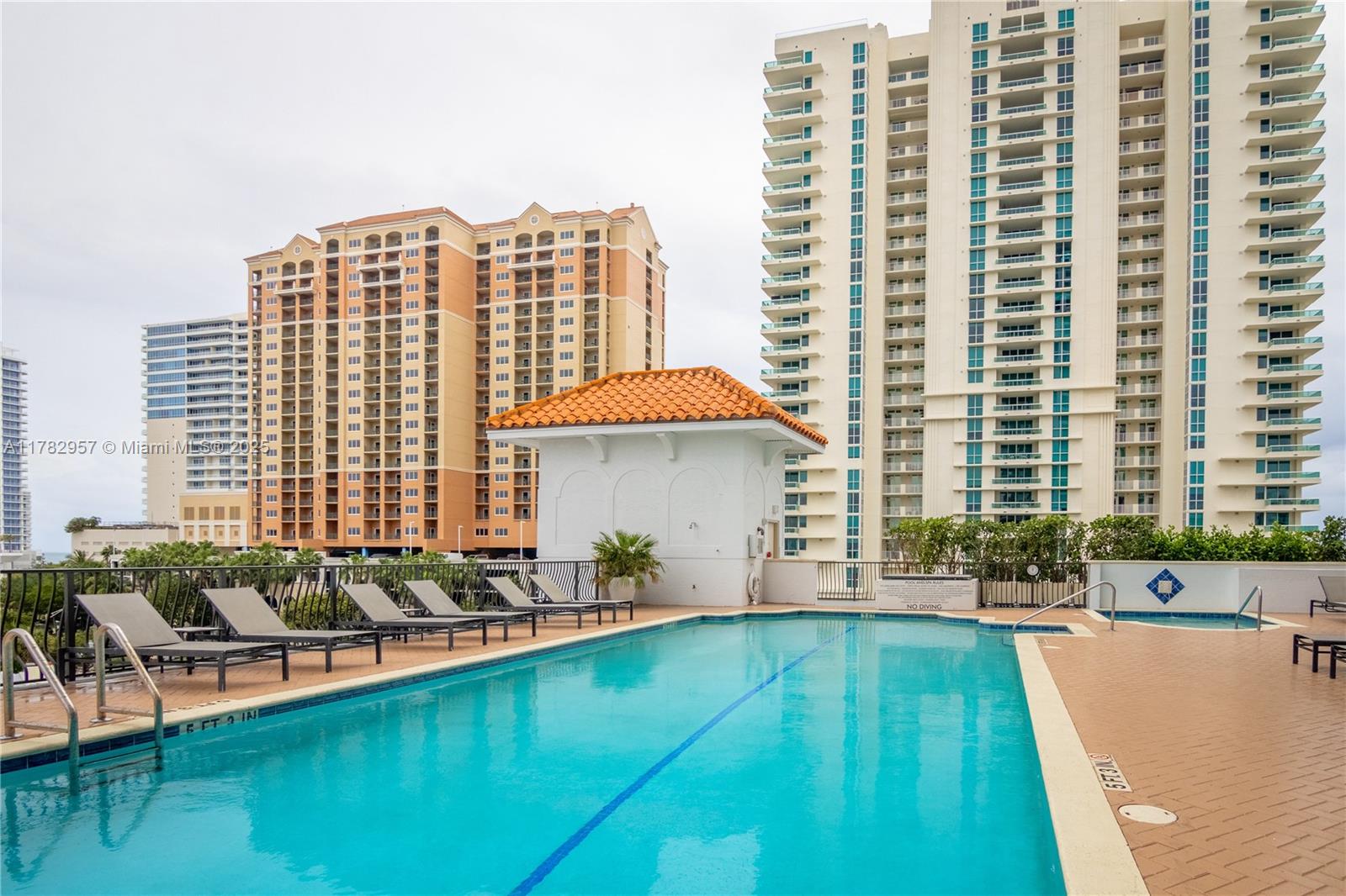 JACKSON TOWER LAS OLAS CON - Residential