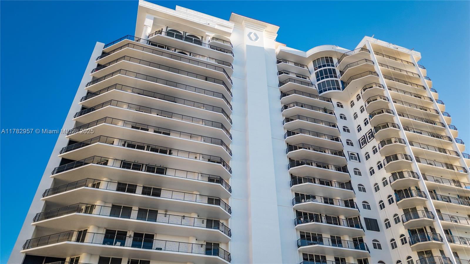 JACKSON TOWER LAS OLAS CON - Residential