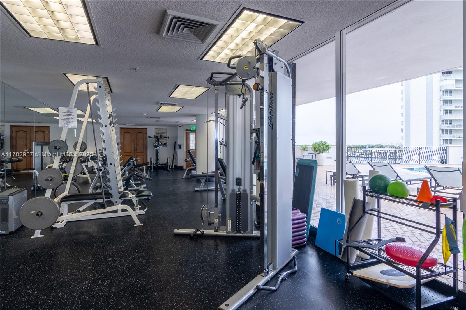 JACKSON TOWER LAS OLAS CON - Residential