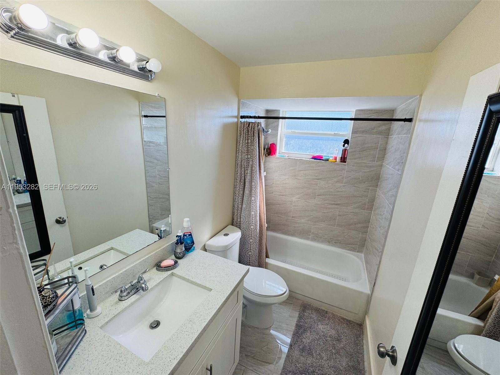 LAKES BY THE BAY SEC 6 - Residential