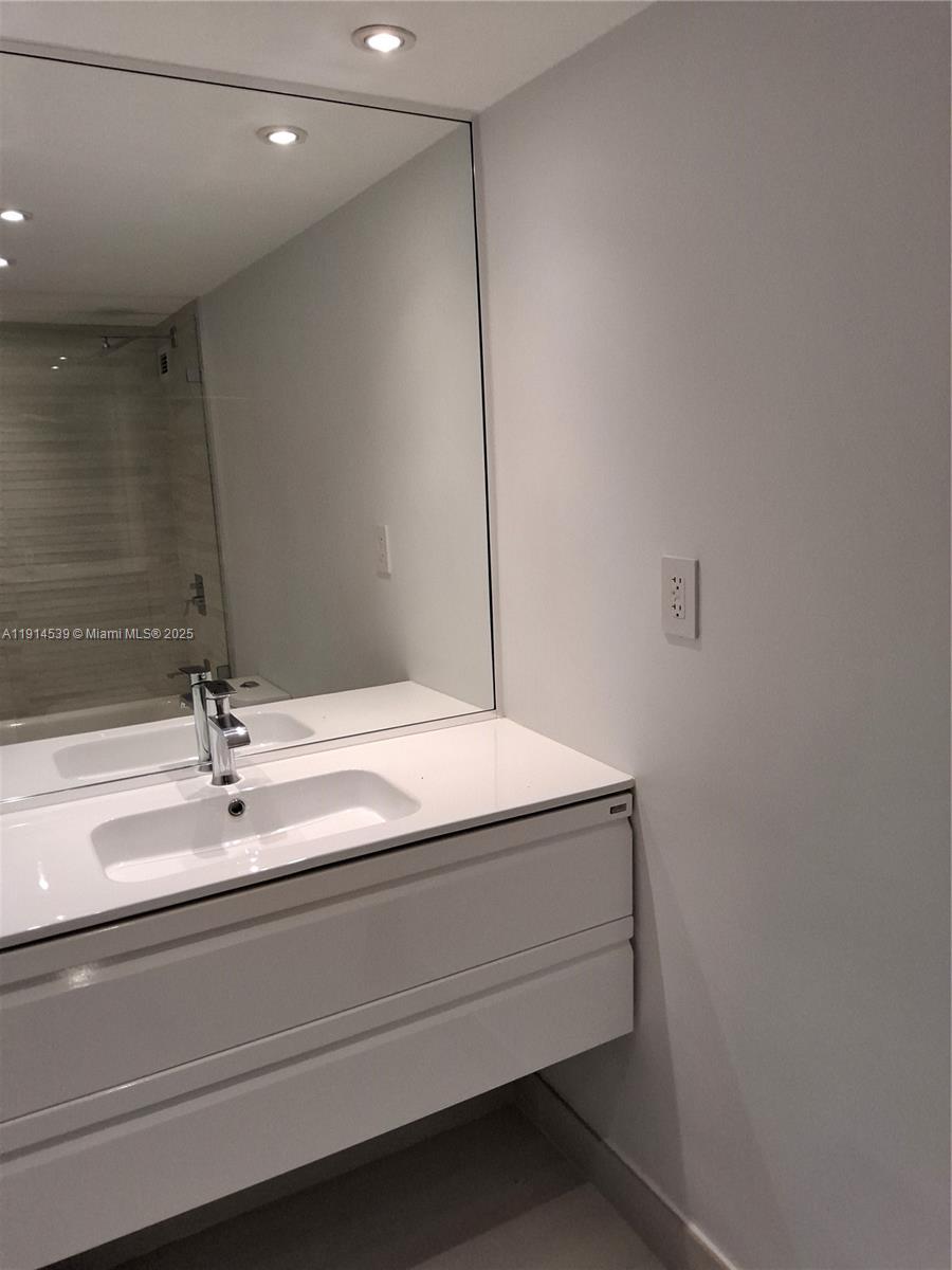 SEACOAST 5152 CONDO - Residential Lease