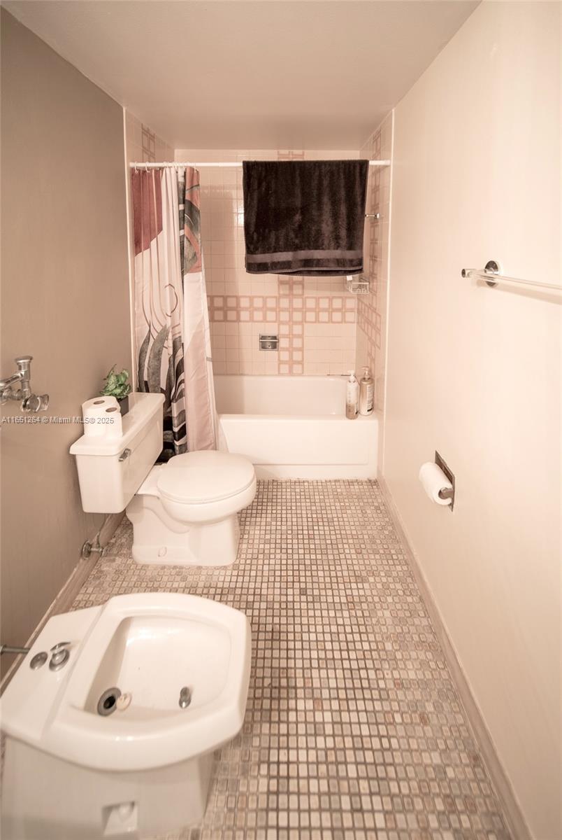 OLYMPUS CONDO PHASE - Residential