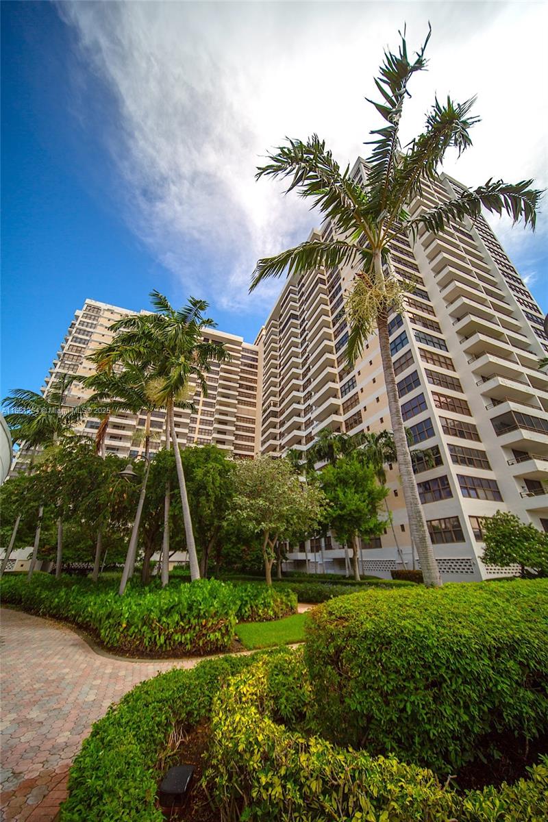 OLYMPUS CONDO PHASE - Residential