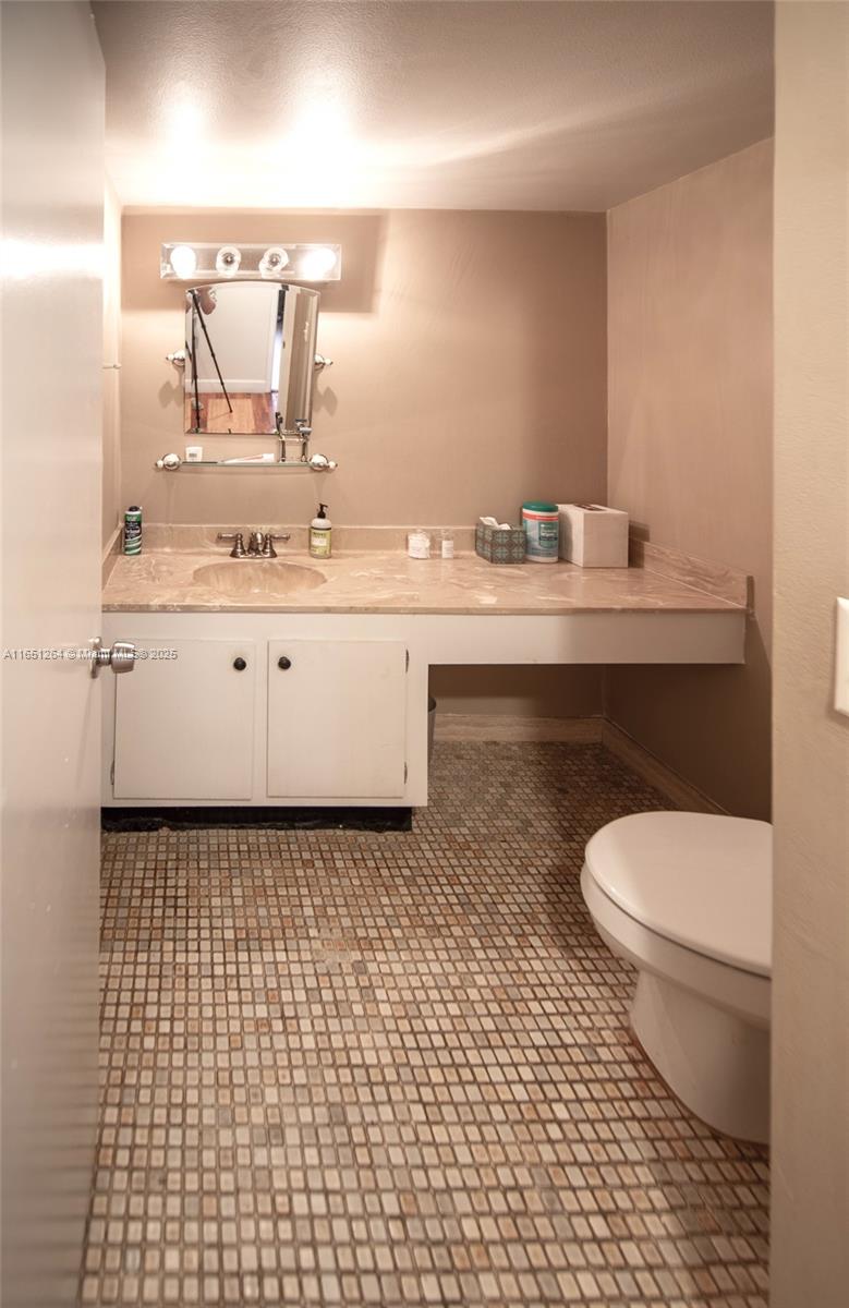OLYMPUS CONDO PHASE - Residential