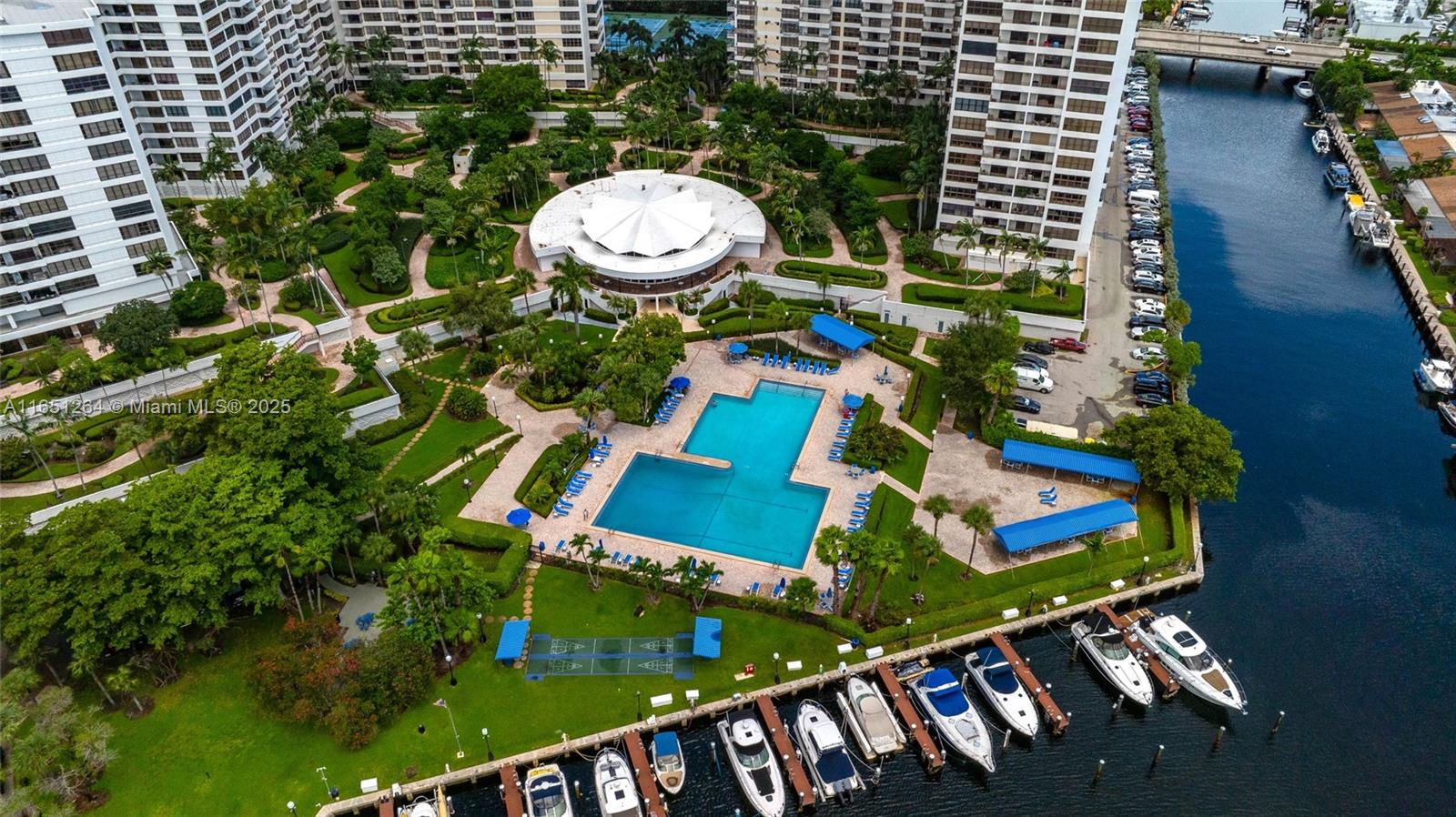 OLYMPUS CONDO PHASE - Residential