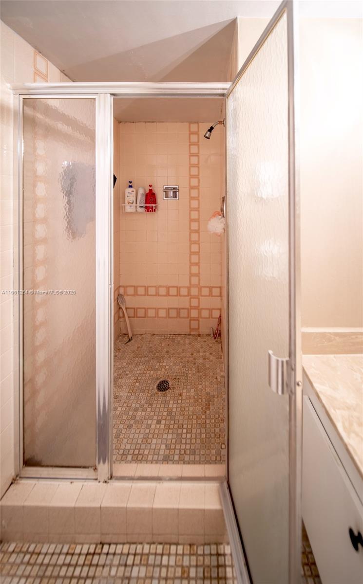 OLYMPUS CONDO PHASE - Residential