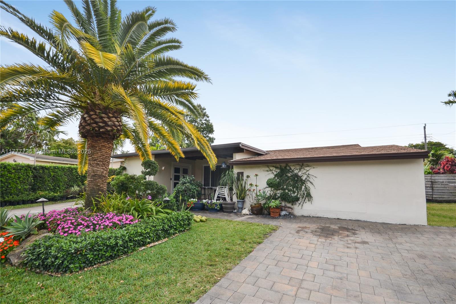 6550 SW 8th St