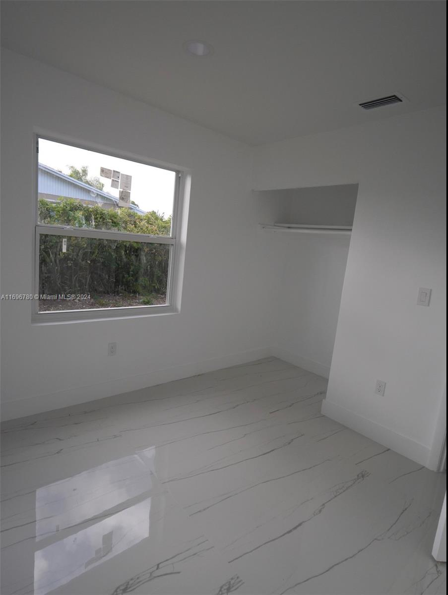 SO MIAMI HEIGHTS ADDN V - Residential