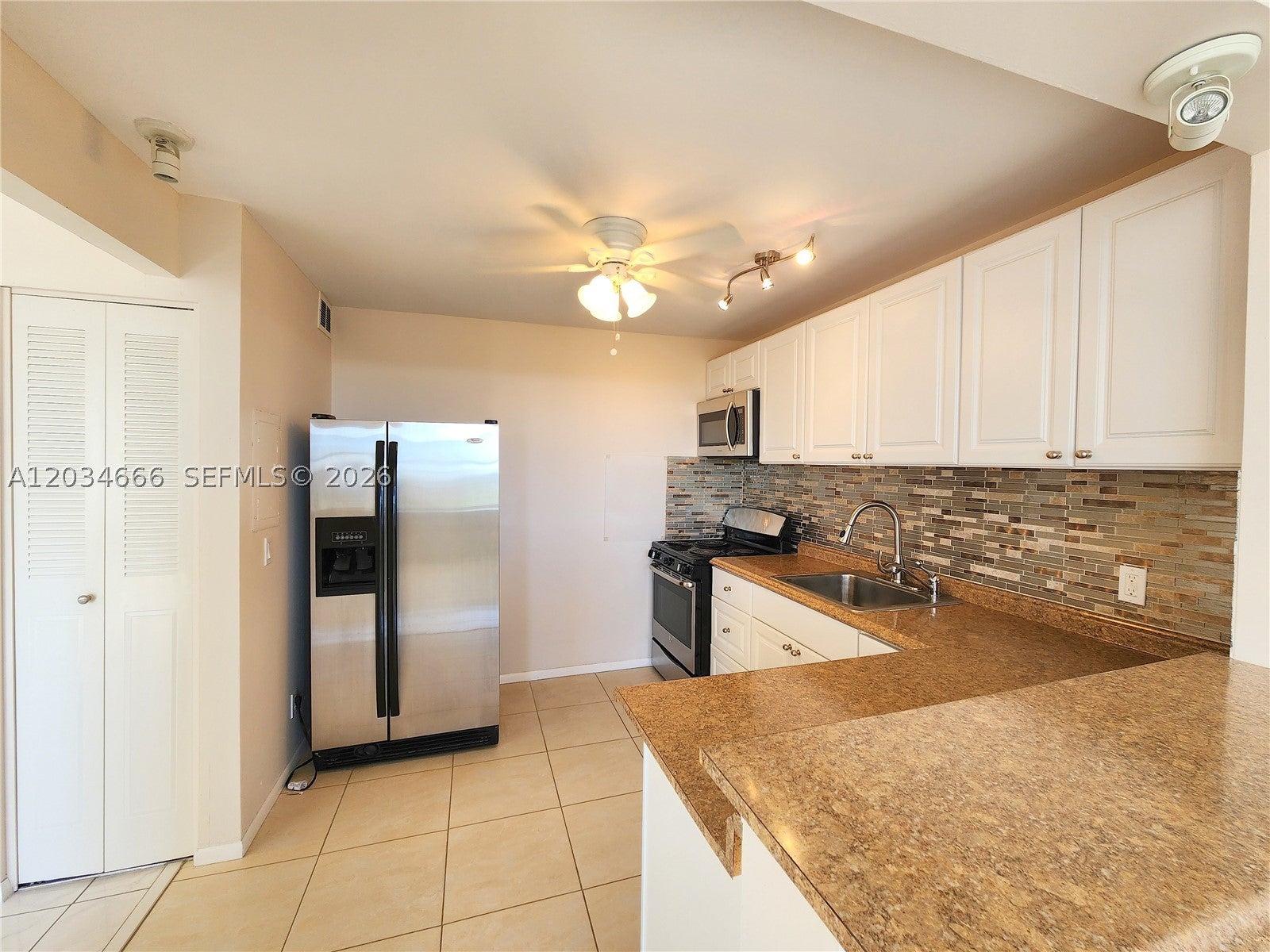 2025 NE 164th St 503, North Miami Beach FL 33162
