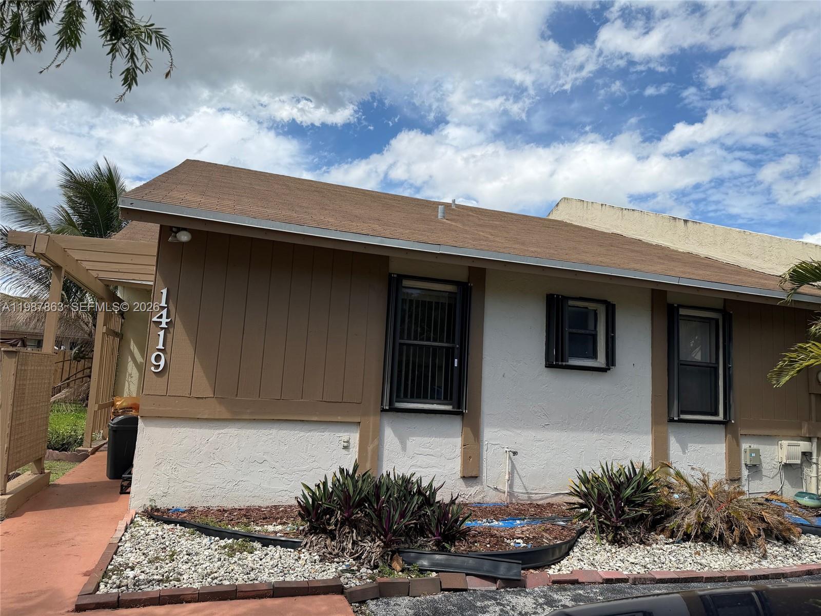 TOWNHOMES OF AUDUBON SOUT - Residential Lease