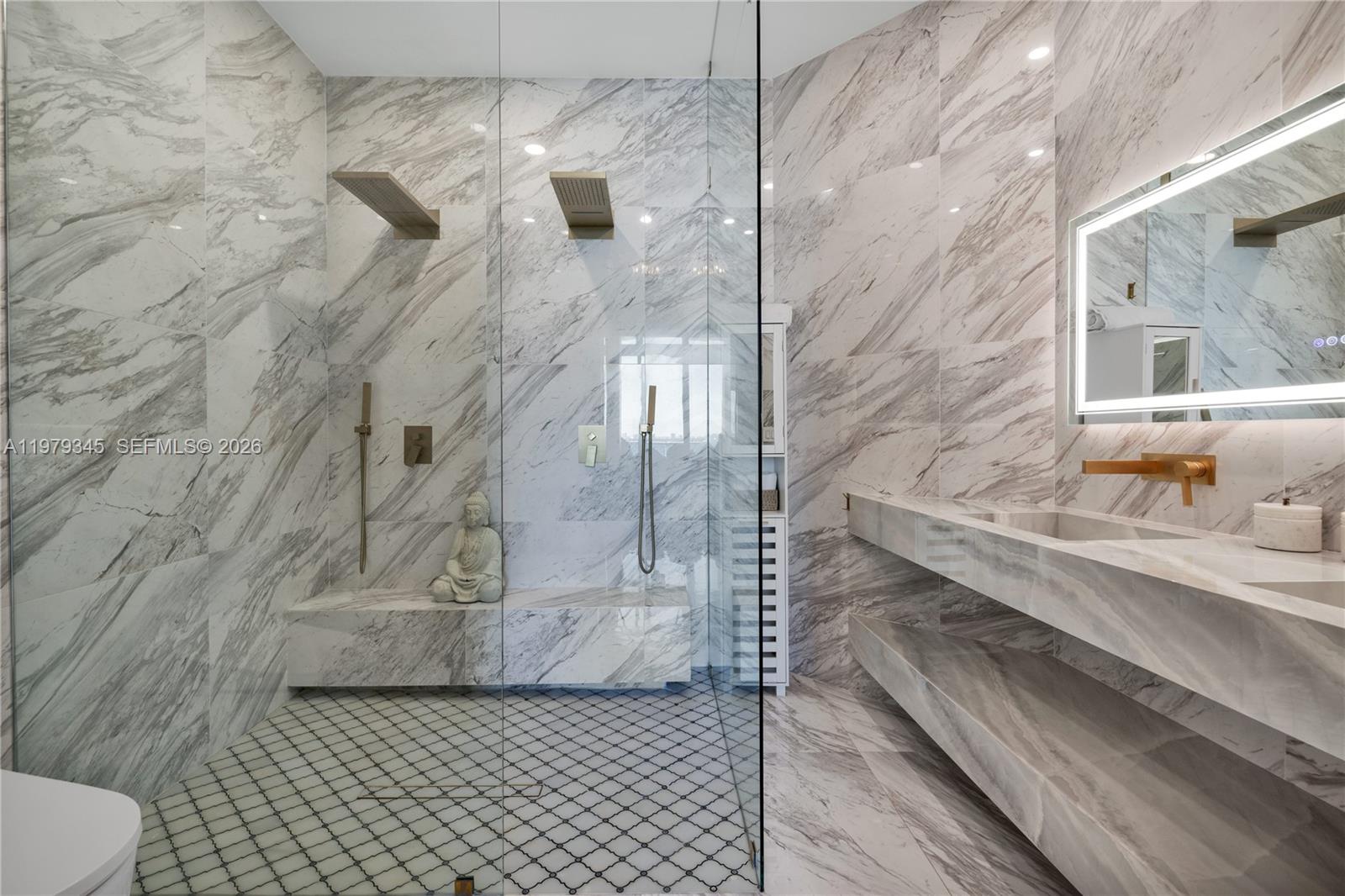 NEW WAVE CONDO - Residential