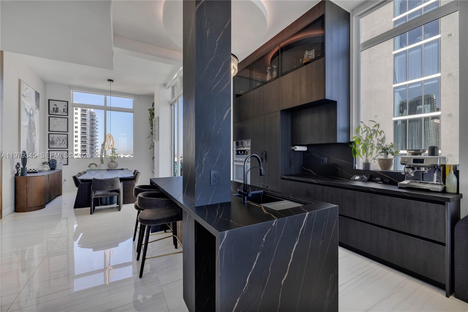 NEW WAVE CONDO - Residential