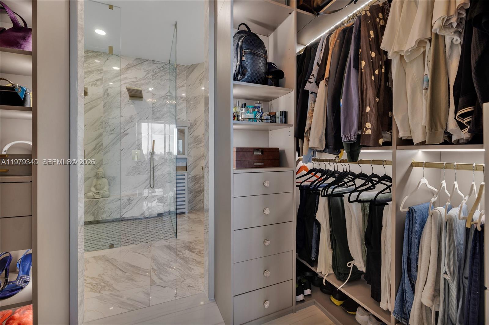 NEW WAVE CONDO - Residential