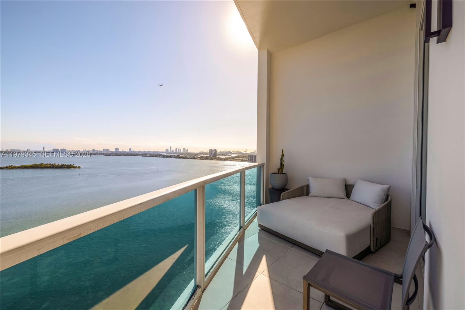 NEW WAVE CONDO - Residential