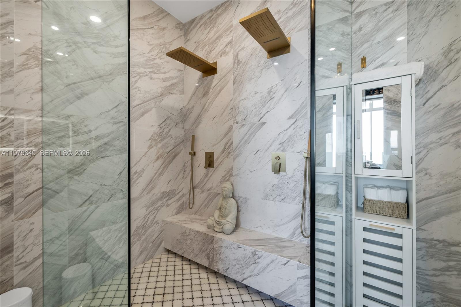 NEW WAVE CONDO - Residential