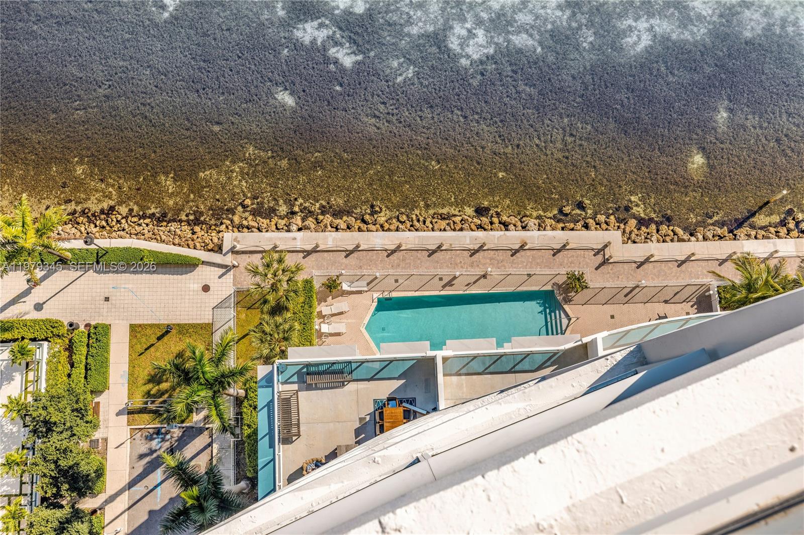 NEW WAVE CONDO - Residential