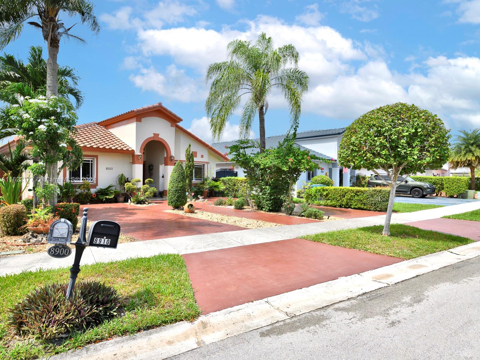 8910 NW 153rd Ter