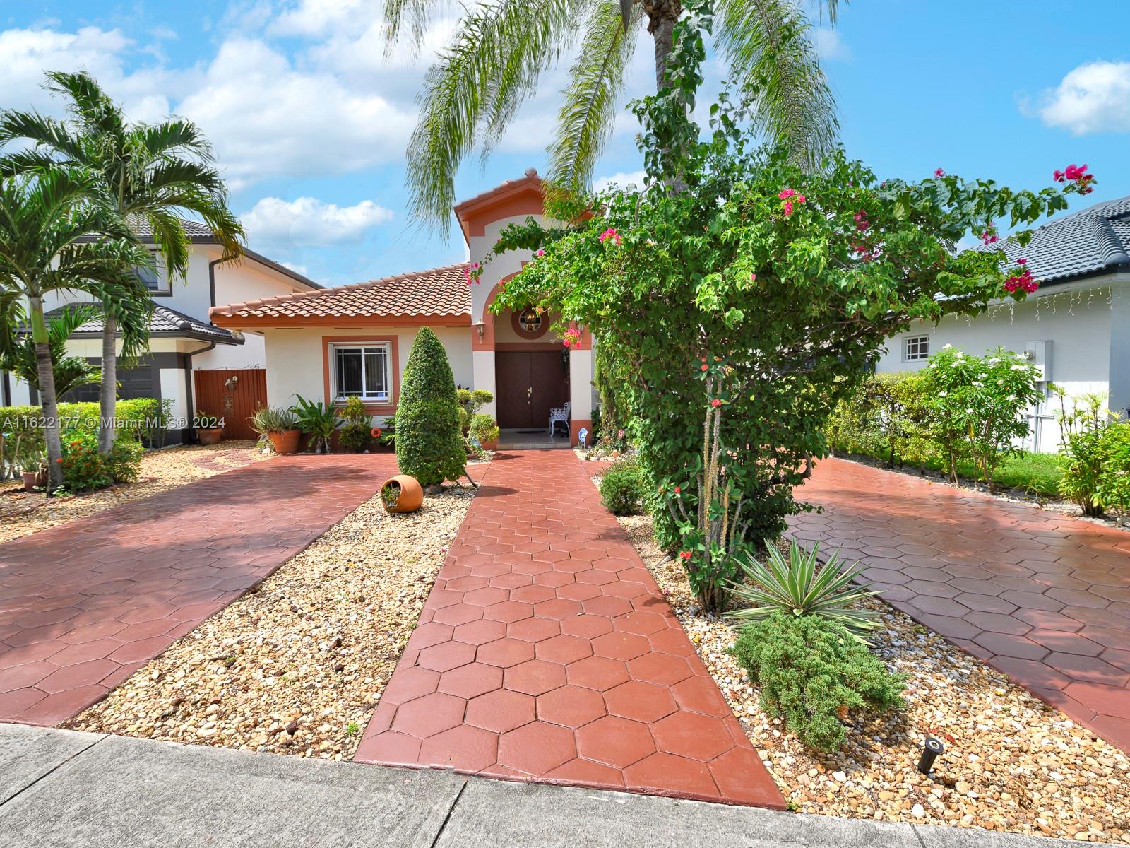 8910 NW 153rd Ter