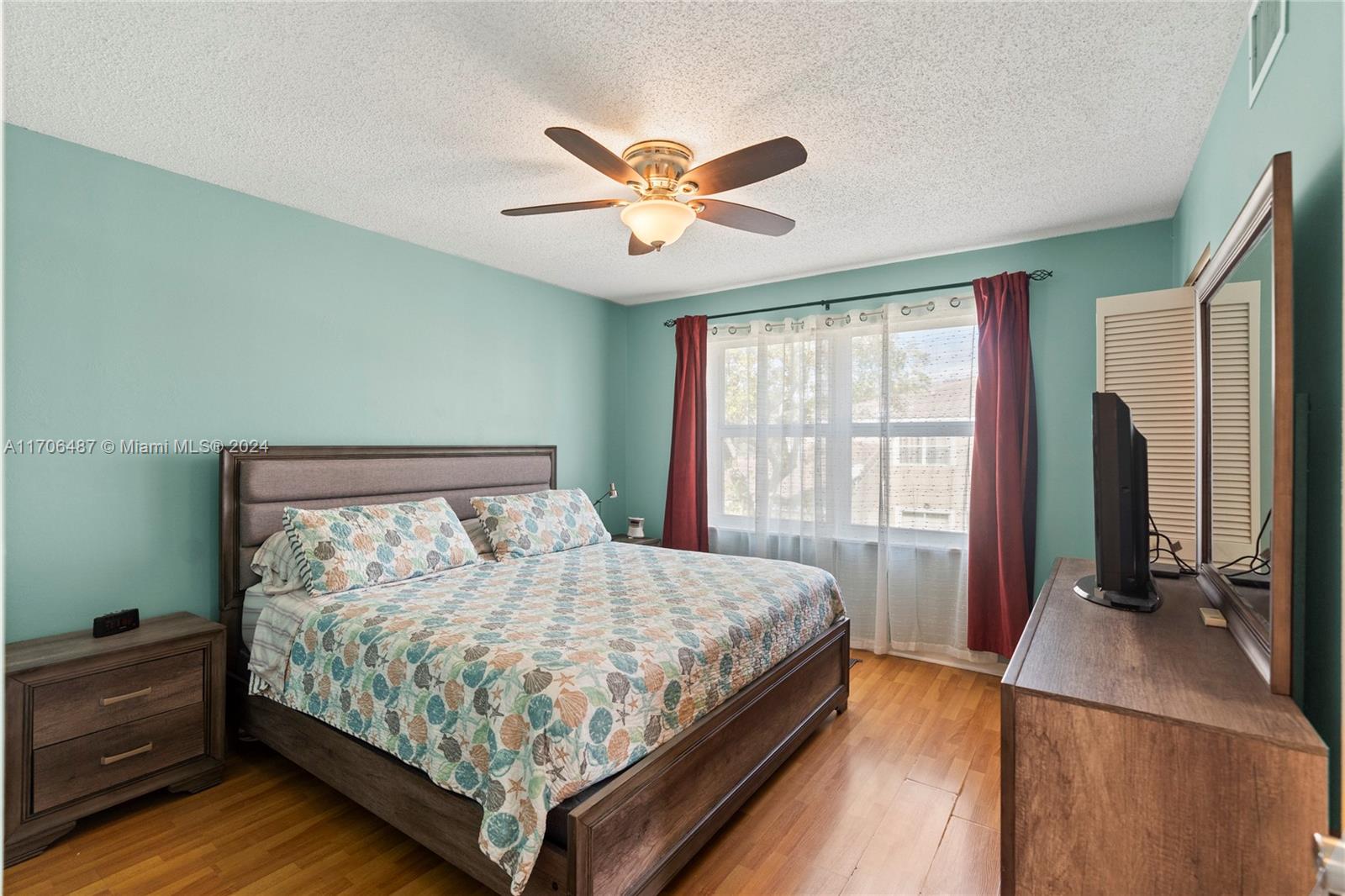 KENSINGTON MANOR - Residential
