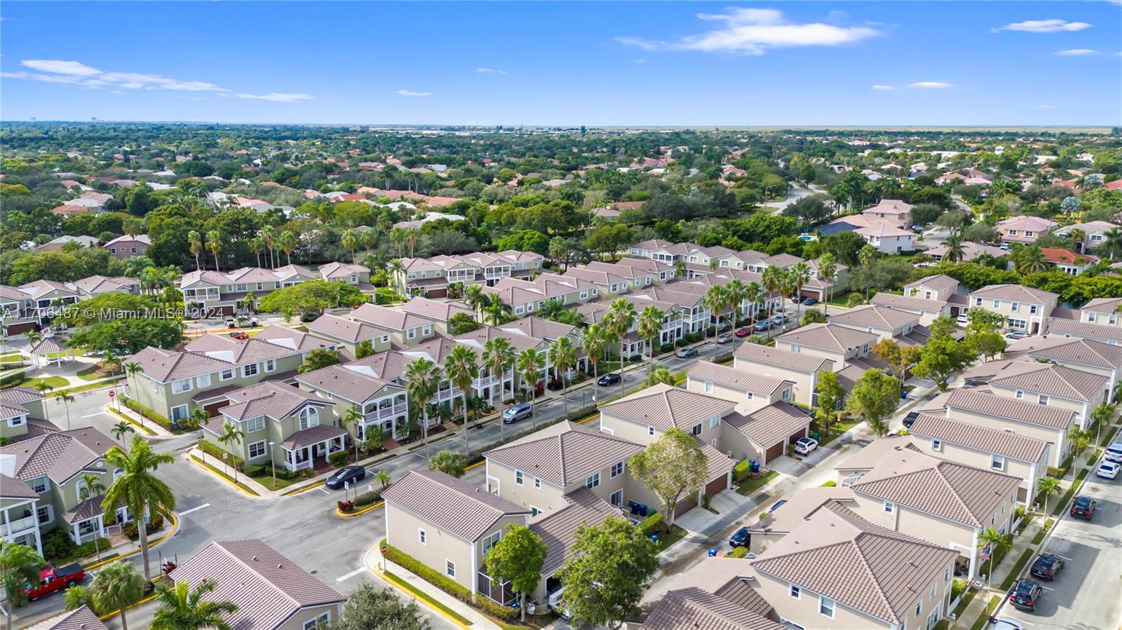 KENSINGTON MANOR - Residential