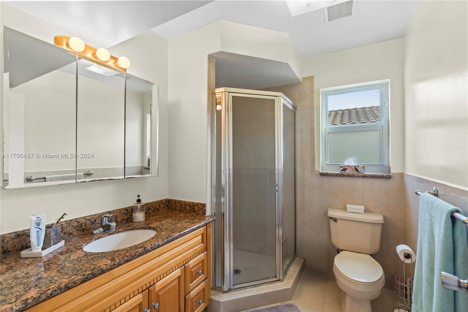 KENSINGTON MANOR - Residential
