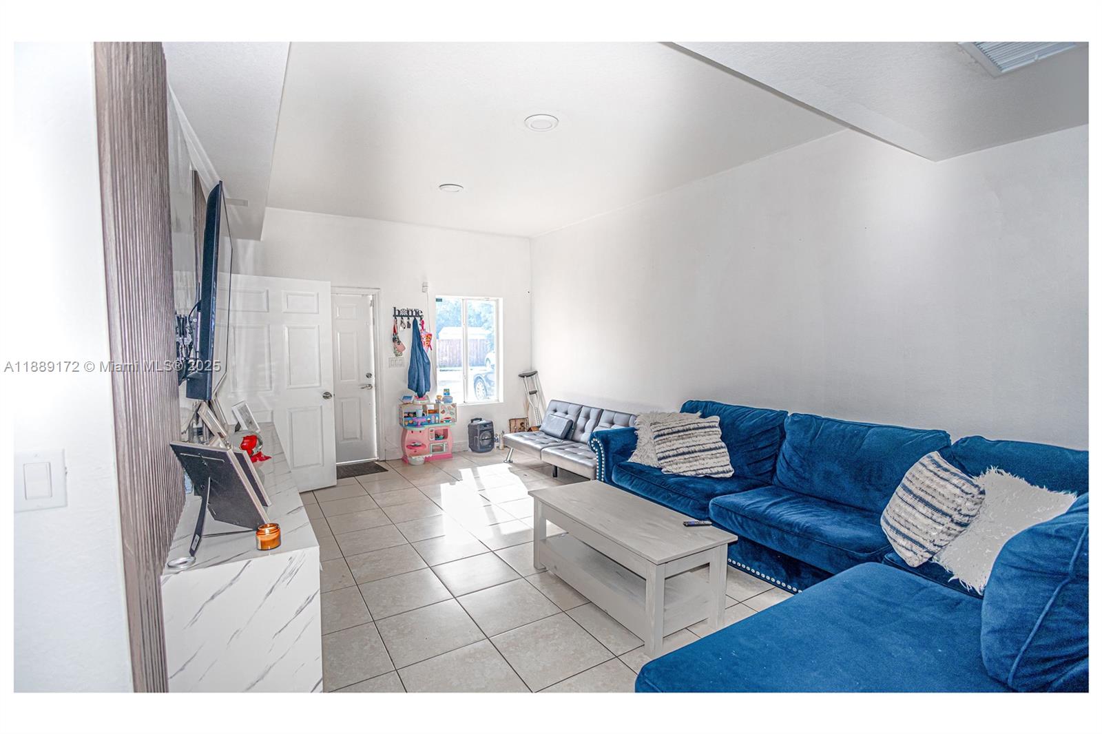 SEASTONE TOWNHOMES - Residential