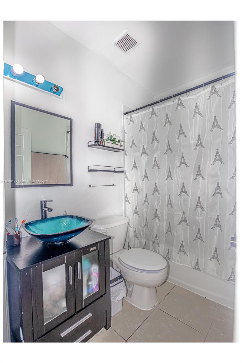 SEASTONE TOWNHOMES - Residential