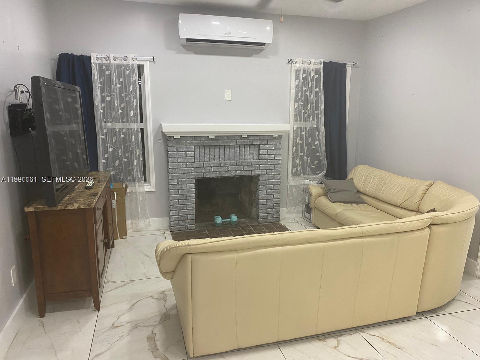 2242 Polk St 2
