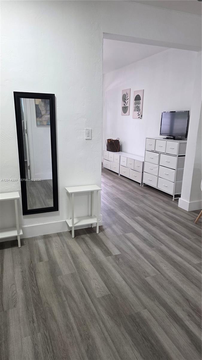EL CHIOGGIOTTO CONDO - Residential Lease