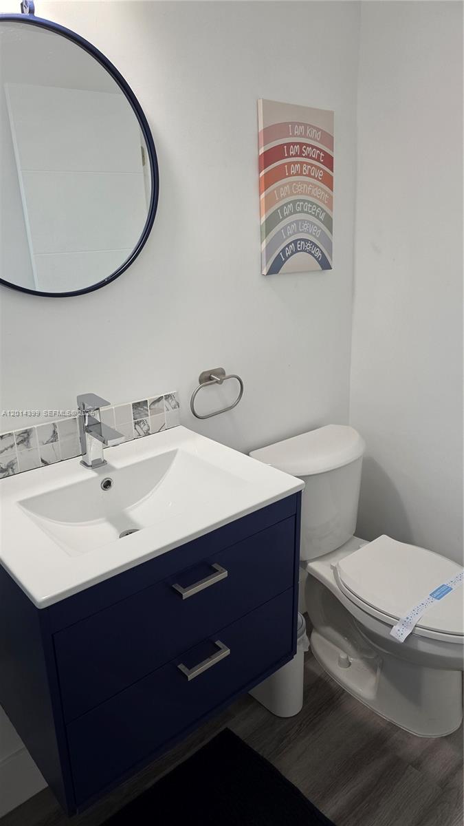 EL CHIOGGIOTTO CONDO - Residential Lease