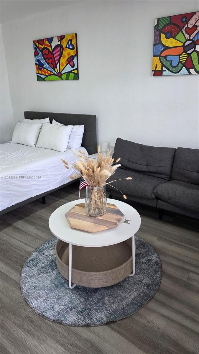EL CHIOGGIOTTO CONDO - Residential Lease