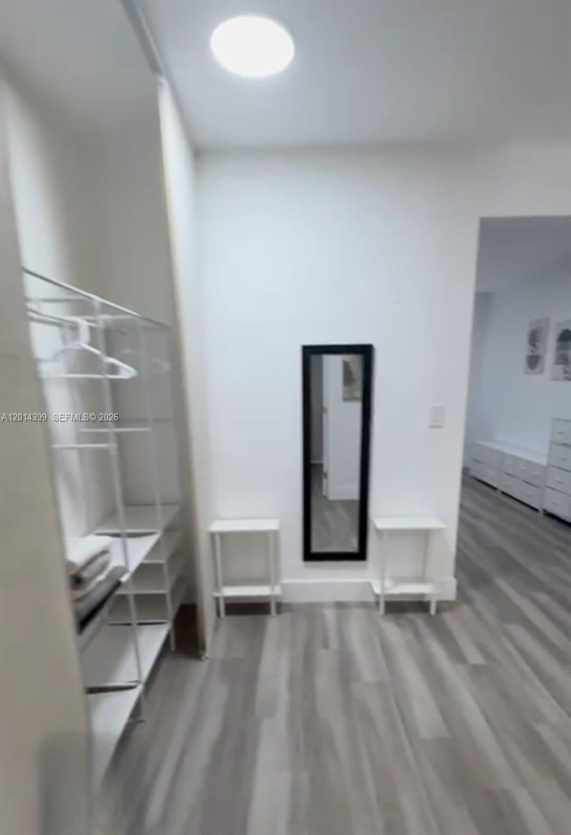 EL CHIOGGIOTTO CONDO - Residential Lease