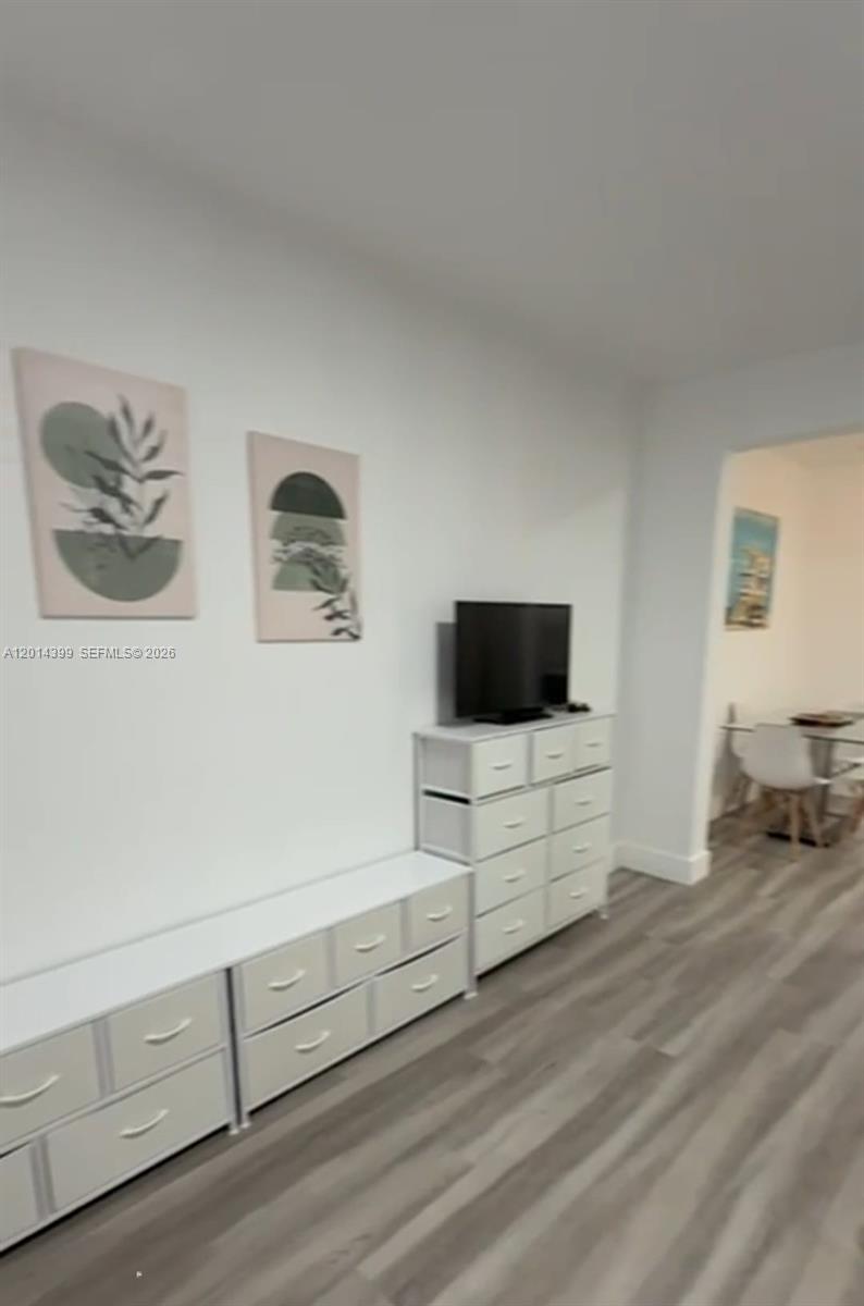 EL CHIOGGIOTTO CONDO - Residential Lease