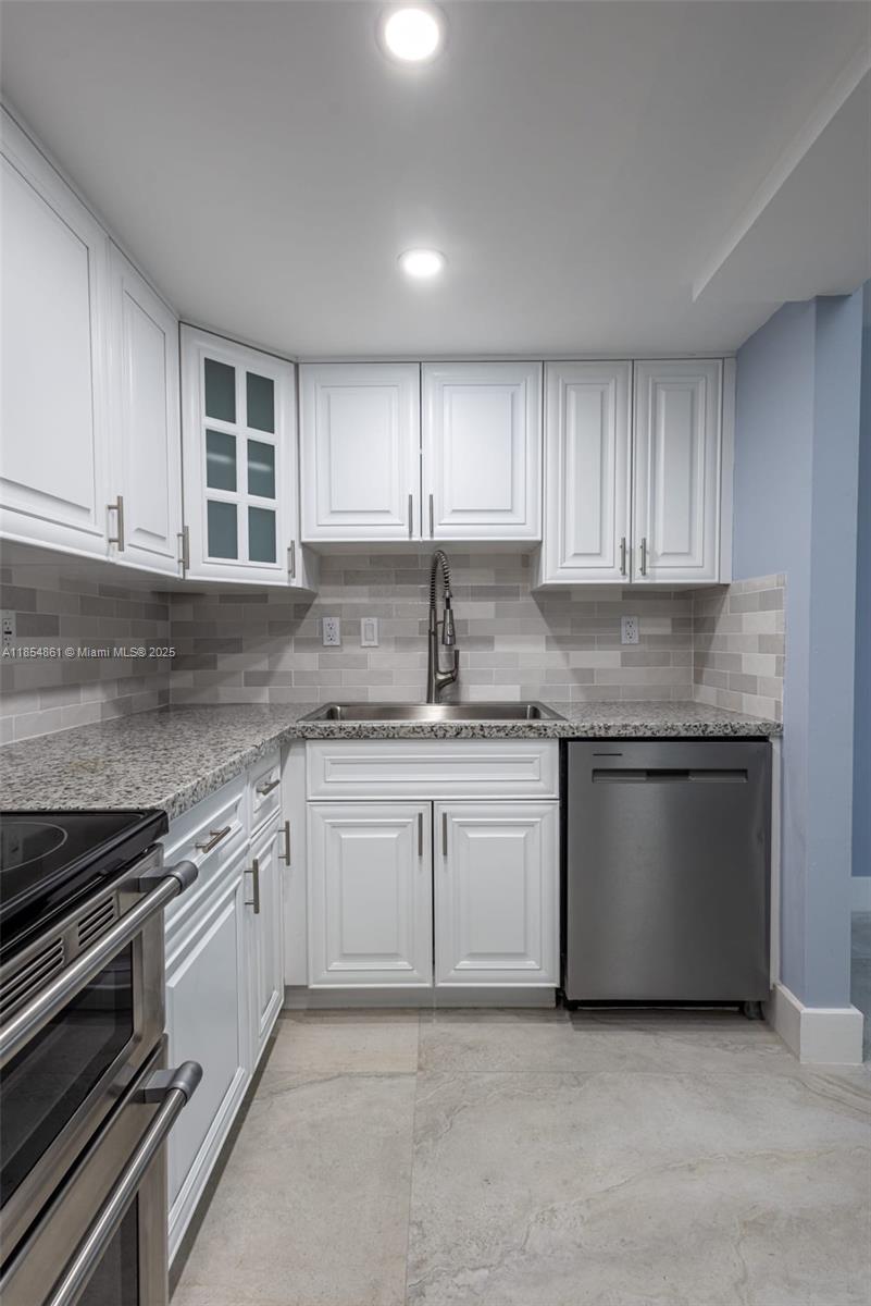 20350 W Country Club Dr PH24-4