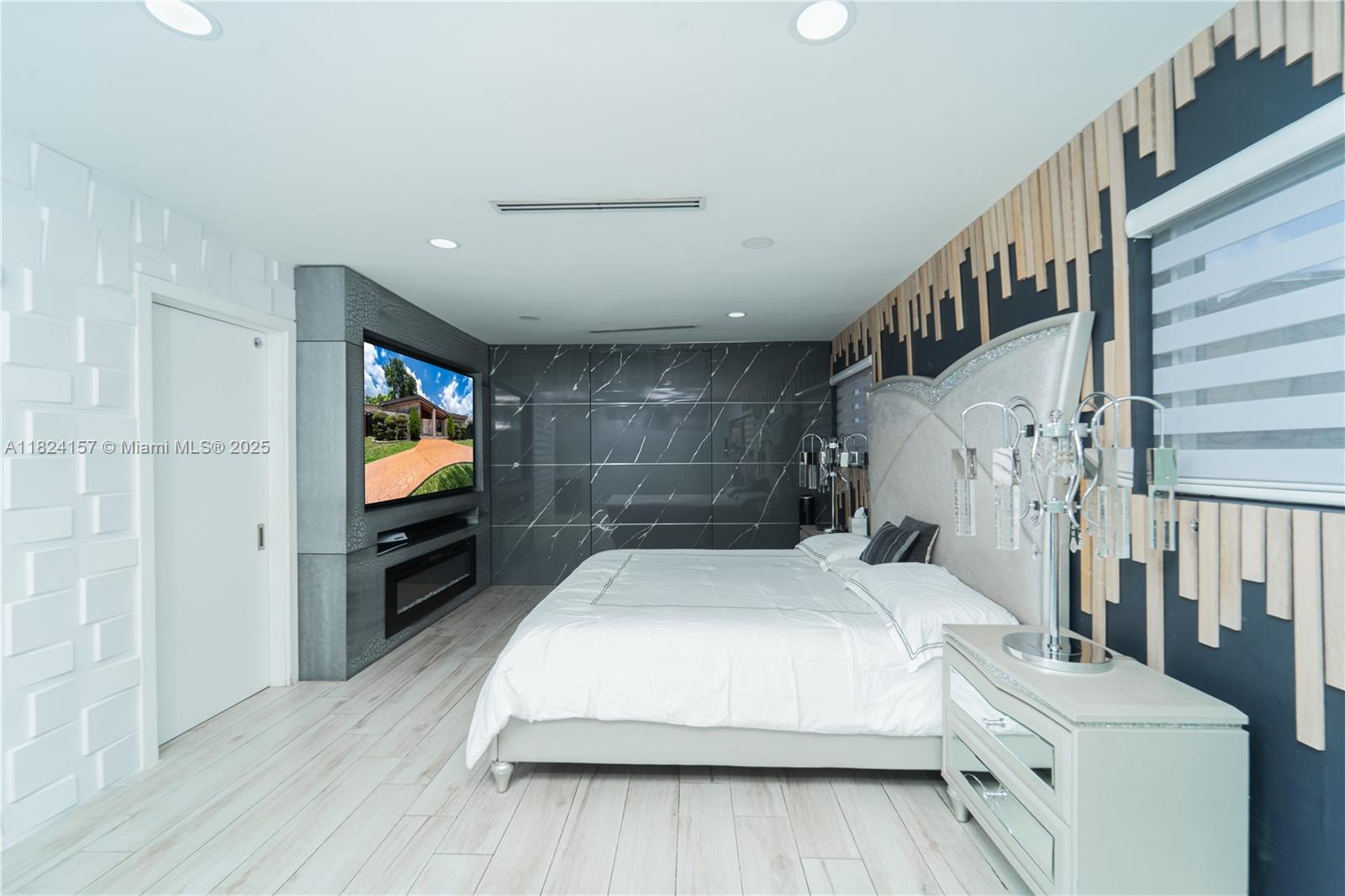 MIRAMAR ISLES SEC 1 - Residential