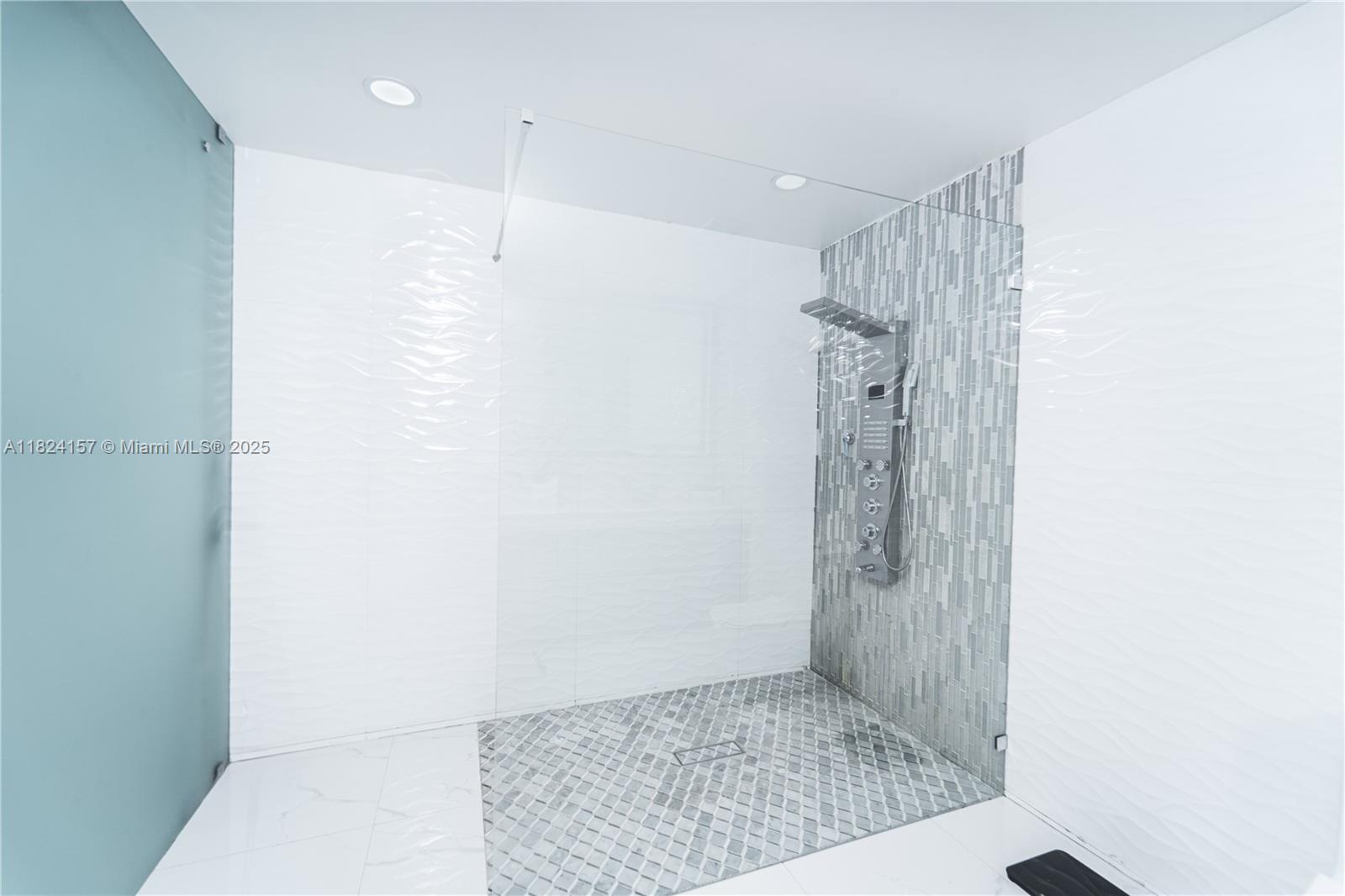 MIRAMAR ISLES SEC 1 - Residential