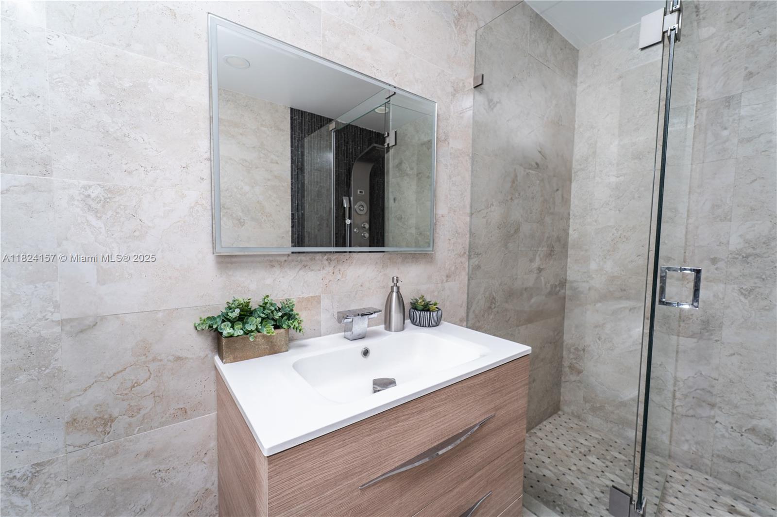 MIRAMAR ISLES SEC 1 - Residential