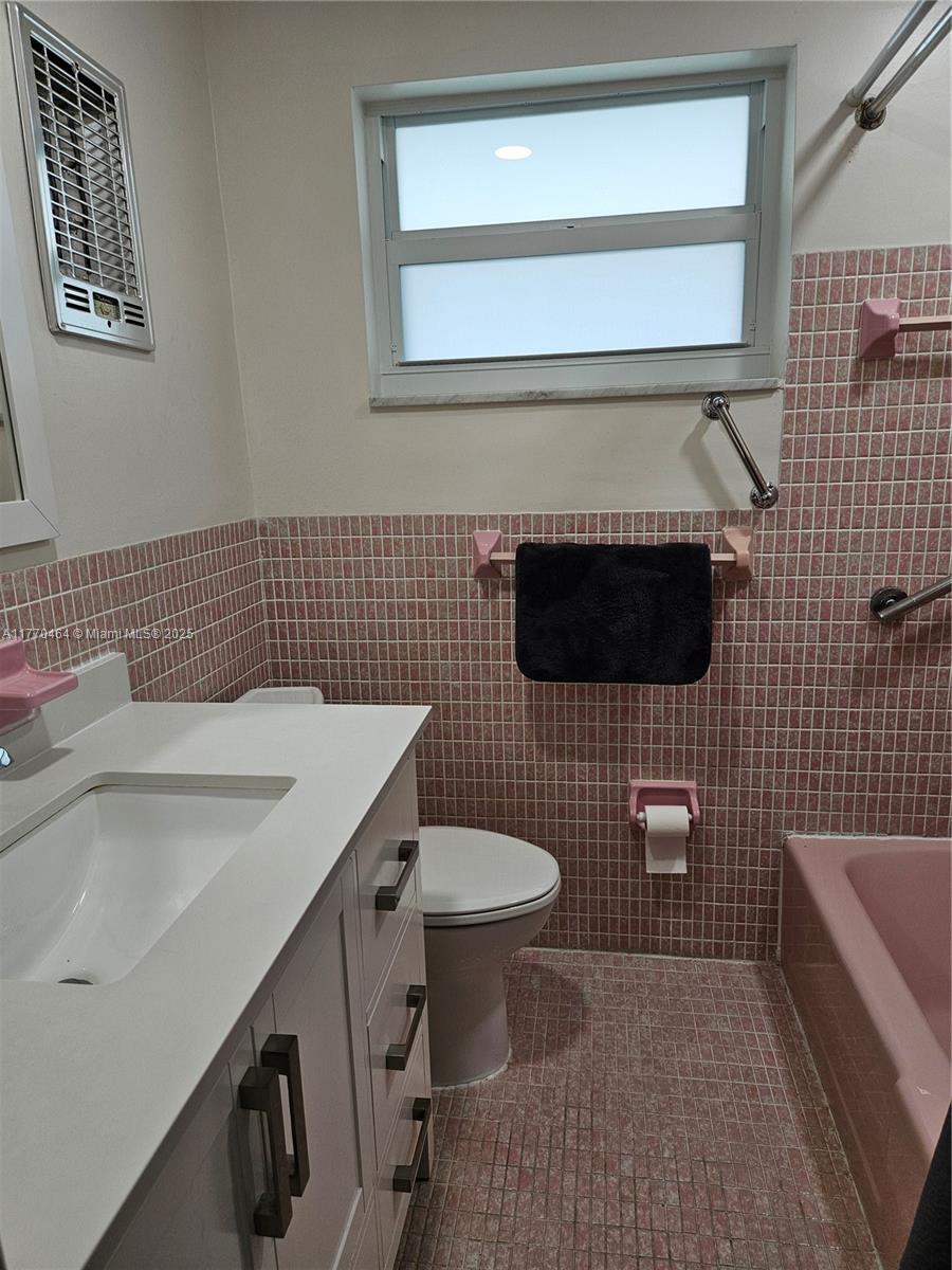 THIRD GULFSTREAM GARDEN - Residential Lease