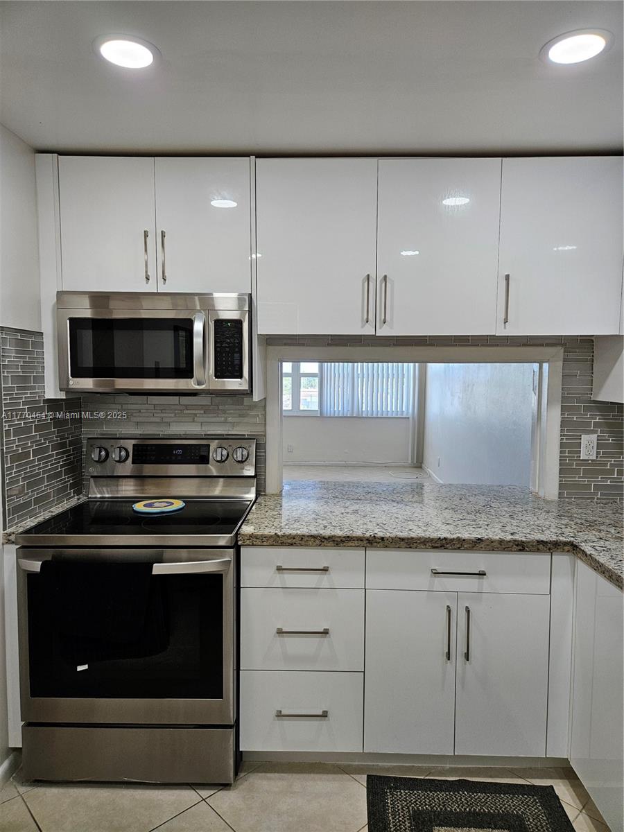 THIRD GULFSTREAM GARDEN - Residential Lease