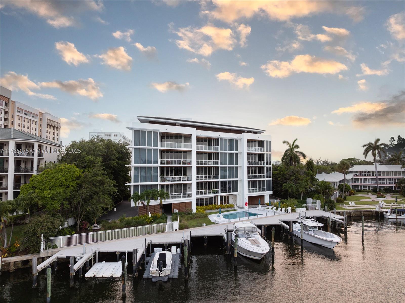 1110 Seminole Dr 502