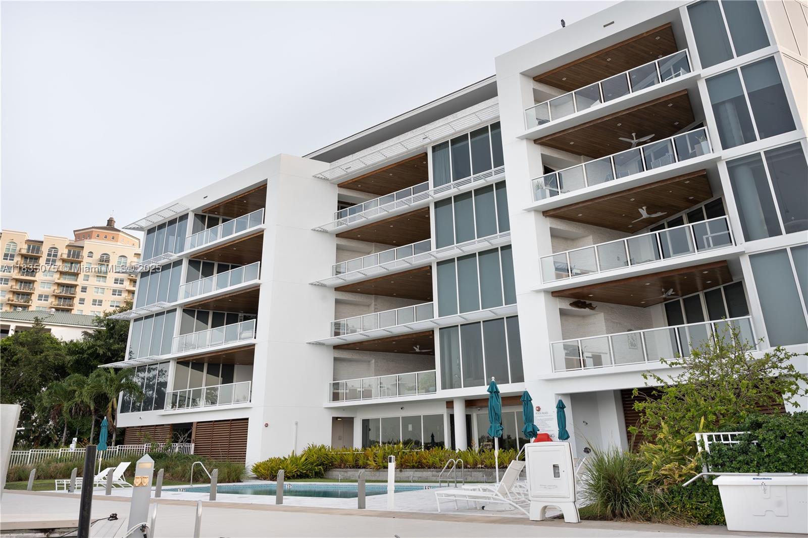 1110 Seminole Dr 502