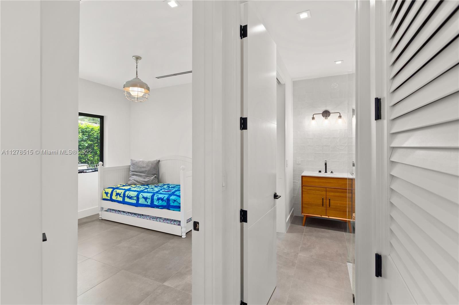 C GABLES RIV SEC 2 REV - Residential